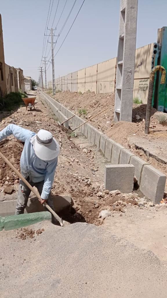 همزمان با اجرای کمربندی شمالی احداث 24 متری کنار گذر ادامه دارد.