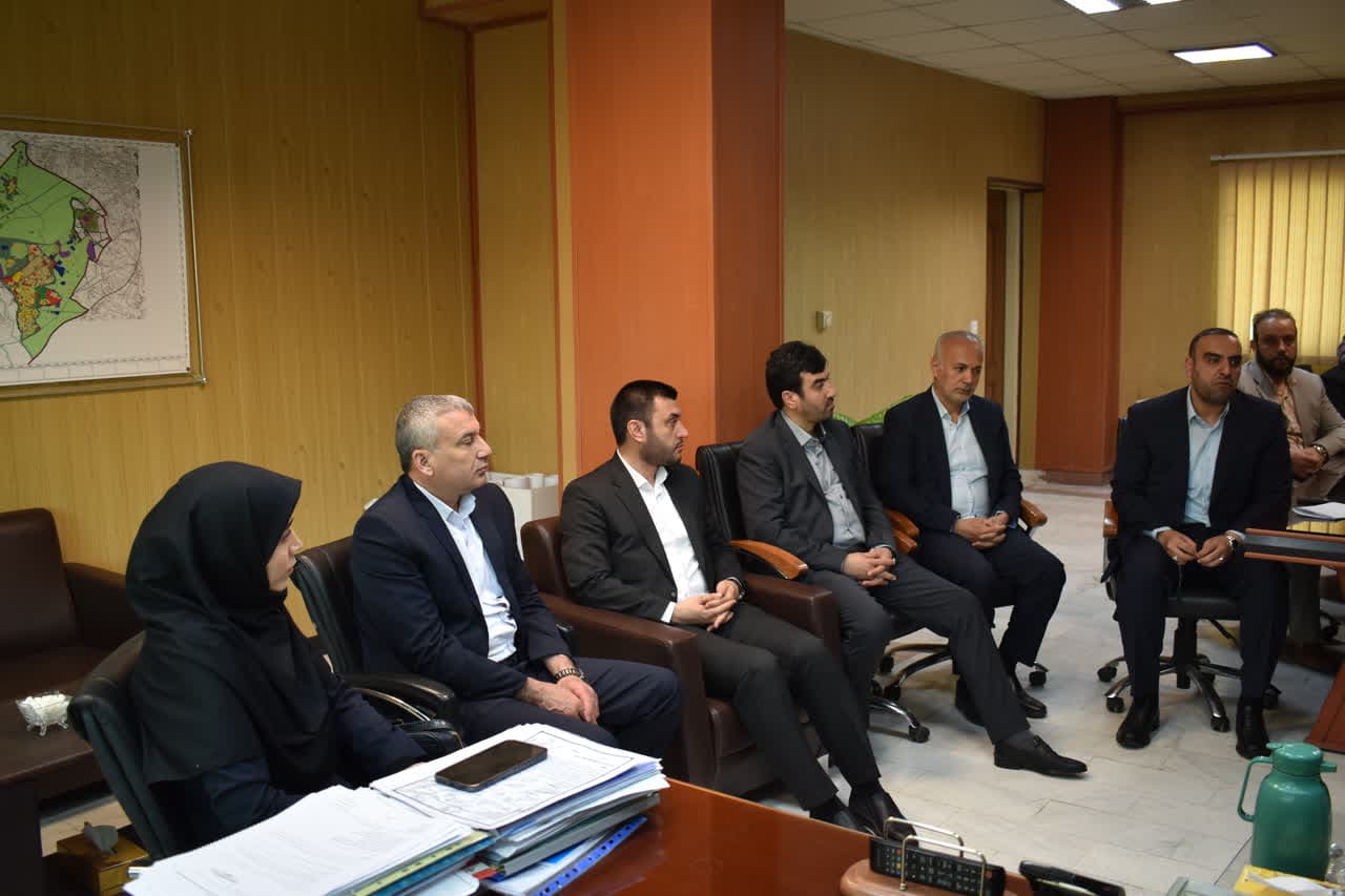 برگزاری نشست صمیمانه اعضای شورای اسلامی شهر و شهردار اسلامشهر با فرماندار شهرستان اسلامشهر